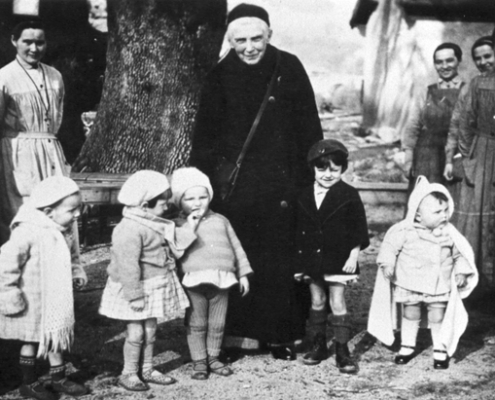 Mit Kindern in Ucel/ Frankreich 1936