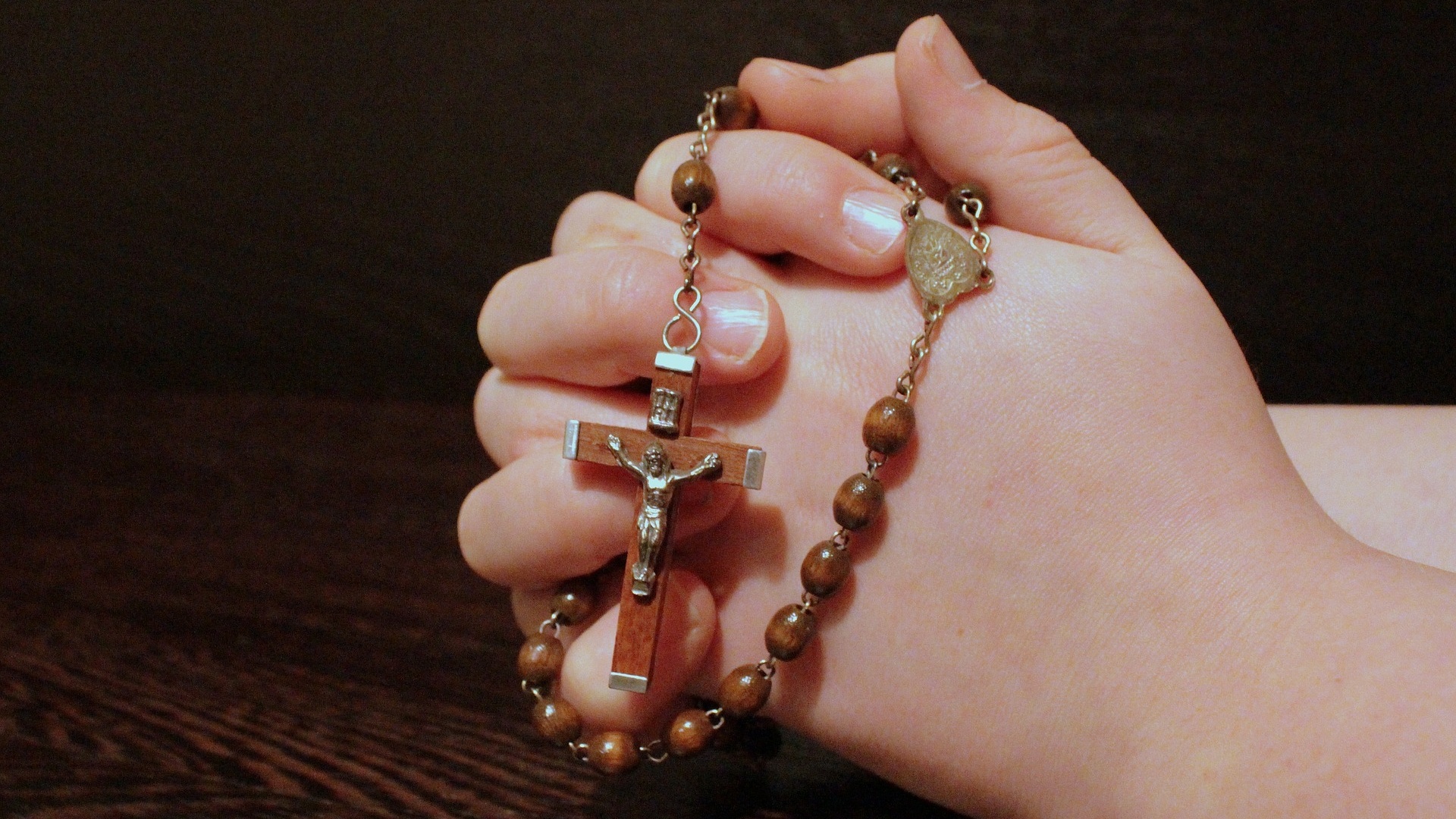 rosary-g377f1da5f_1920